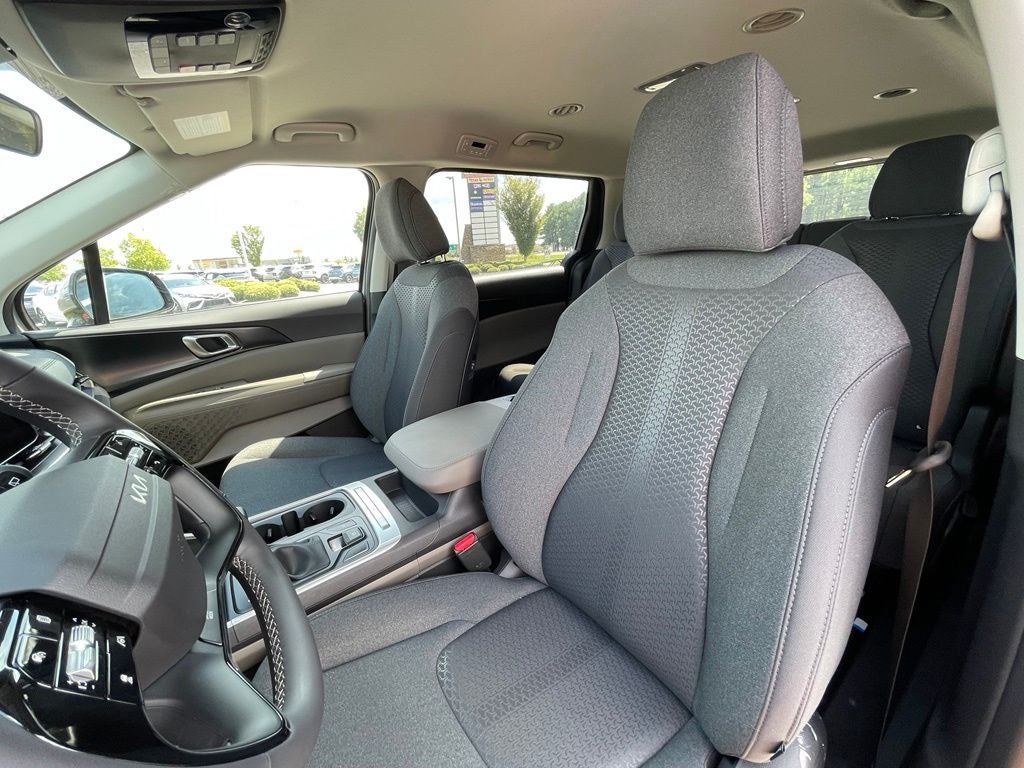 2027 Kia Carnival LX