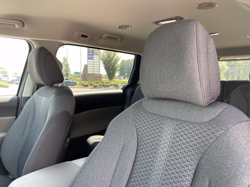 2027 Kia Carnival LX