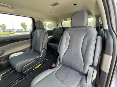 2027 Kia Carnival LX
