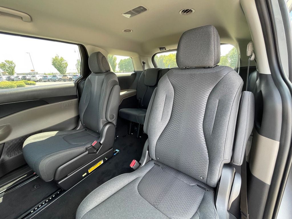 2027 Kia Carnival LX