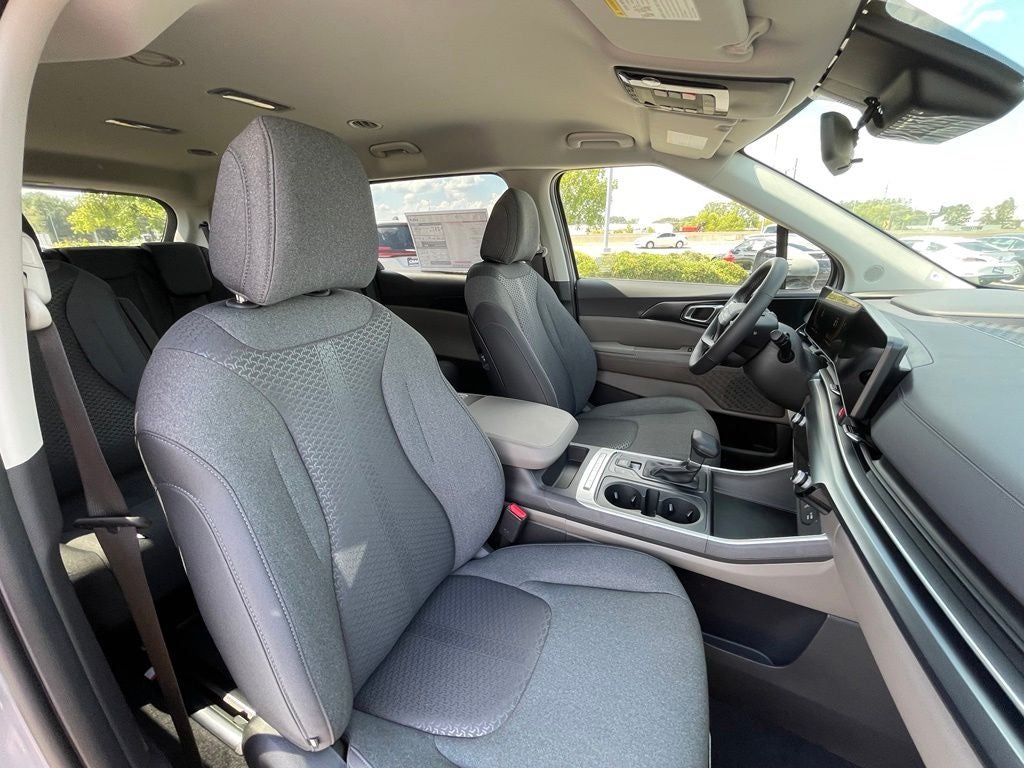 2027 Kia Carnival LX