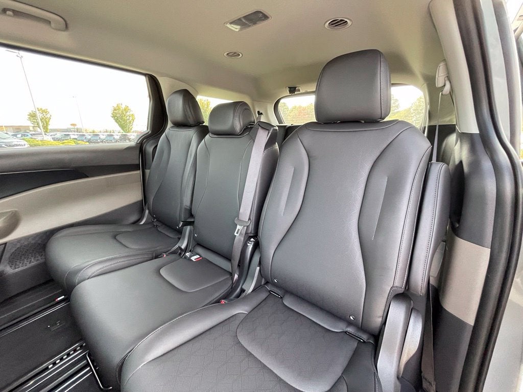 2027 Kia Carnival LXS