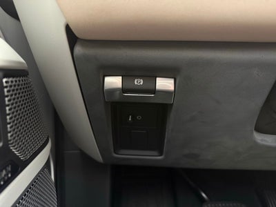2023 Land Rover Defender 130 X-Dynamic SE