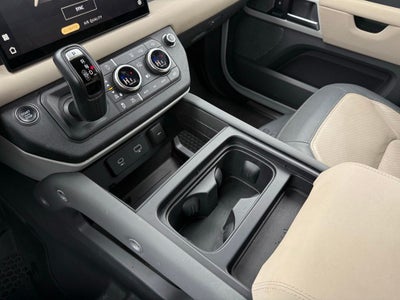 2023 Land Rover Defender 130 X-Dynamic SE