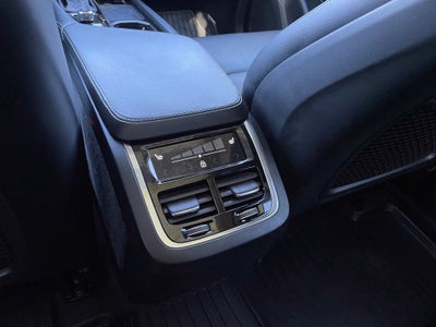 2022 Volvo XC90 T5 Momentum