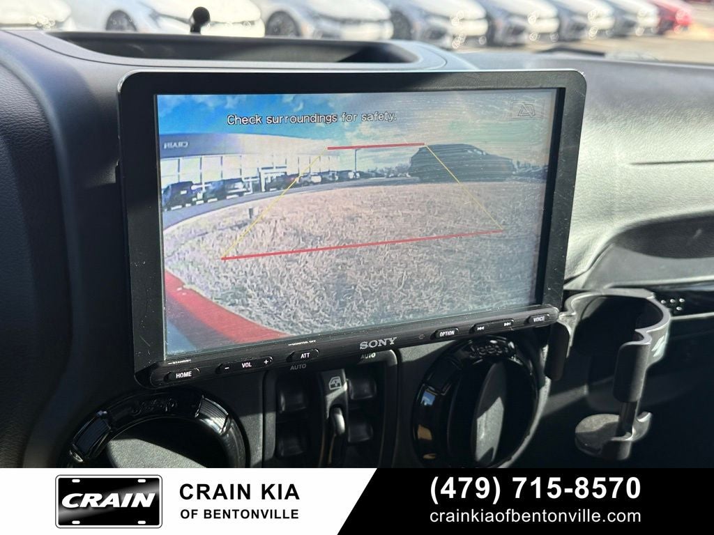 2015 Jeep Wrangler Unlimited Sahara Altitude - 4WD / CLEAN CARFAX / LIFT / WHEELS / TIRES