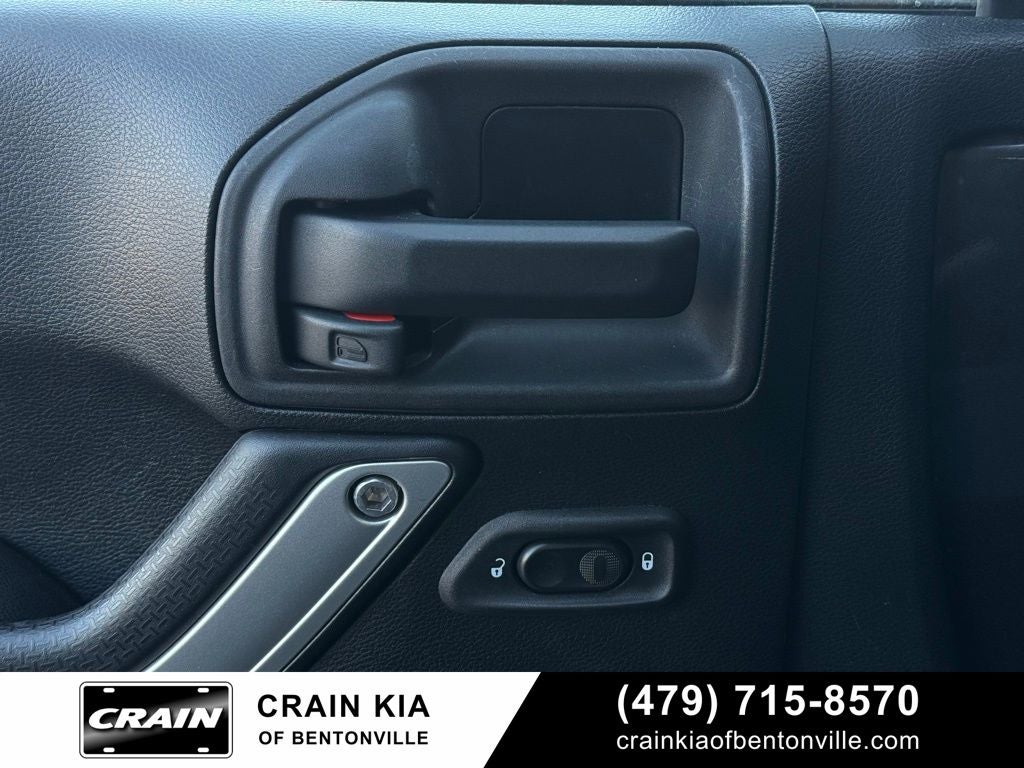 2014 Jeep Wrangler Unlimited Rubicon - LIFTED! / 4WD / CLEAN CARFAX