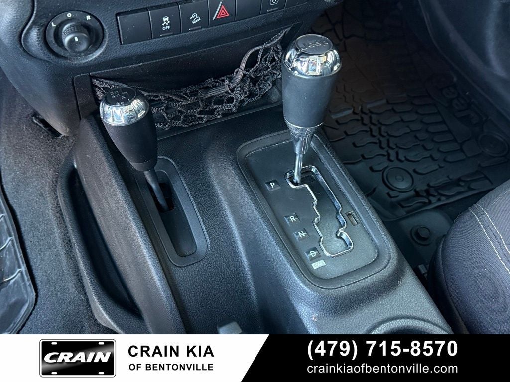 2014 Jeep Wrangler Unlimited Rubicon - LIFTED! / 4WD / CLEAN CARFAX