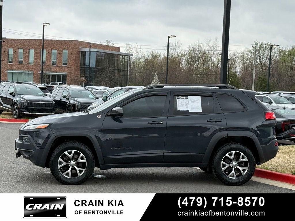 2016 Jeep Cherokee Trailhawk - 4WD / SUNROOF / CLEAN CARFAX