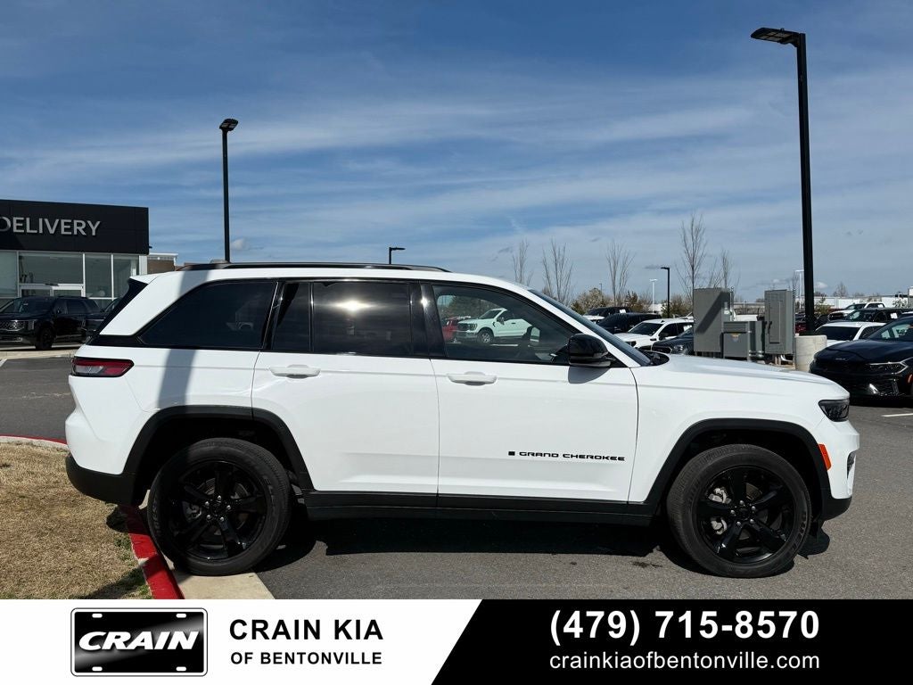 2023 Jeep Grand Cherokee Altitude - 4WD / CARFAX ONE OWNER