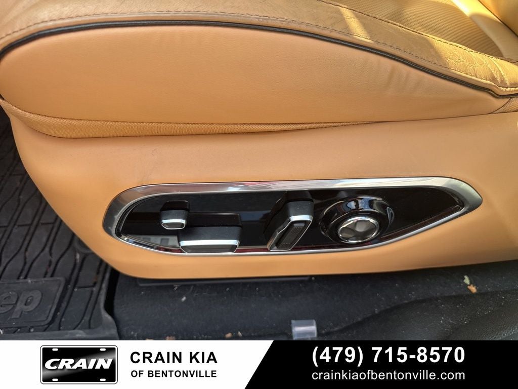 2023 Jeep Grand Cherokee L Summit - 4WD / PANORAMIC SUNROOF / ONE OWNER