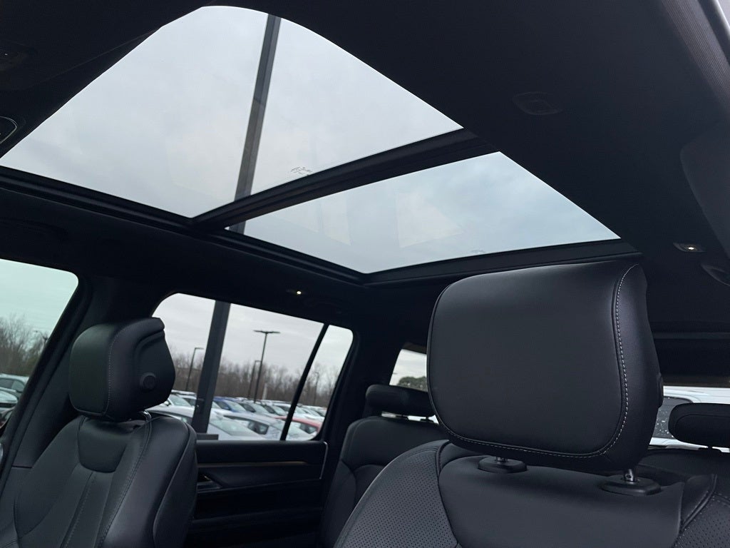 2024 Jeep Wagoneer Series II - CARBIDE EDITION / 4WD / PANO ROOF / ONE OWNER