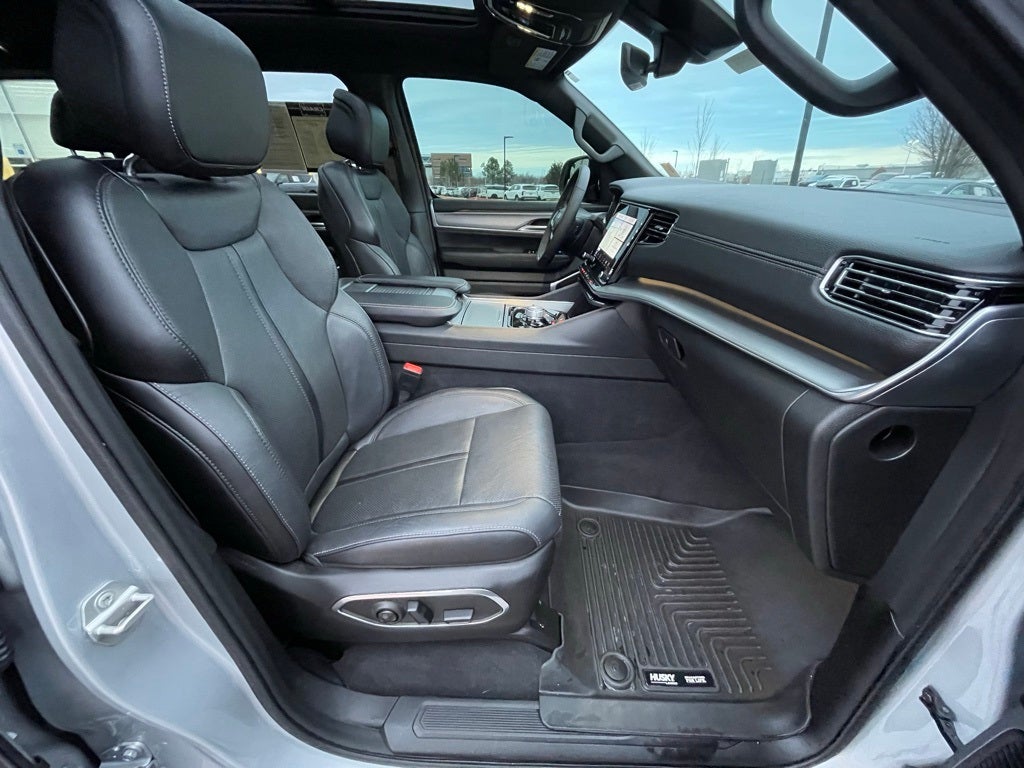 2024 Jeep Wagoneer Series II - CARBIDE EDITION / 4WD / PANO ROOF / ONE OWNER