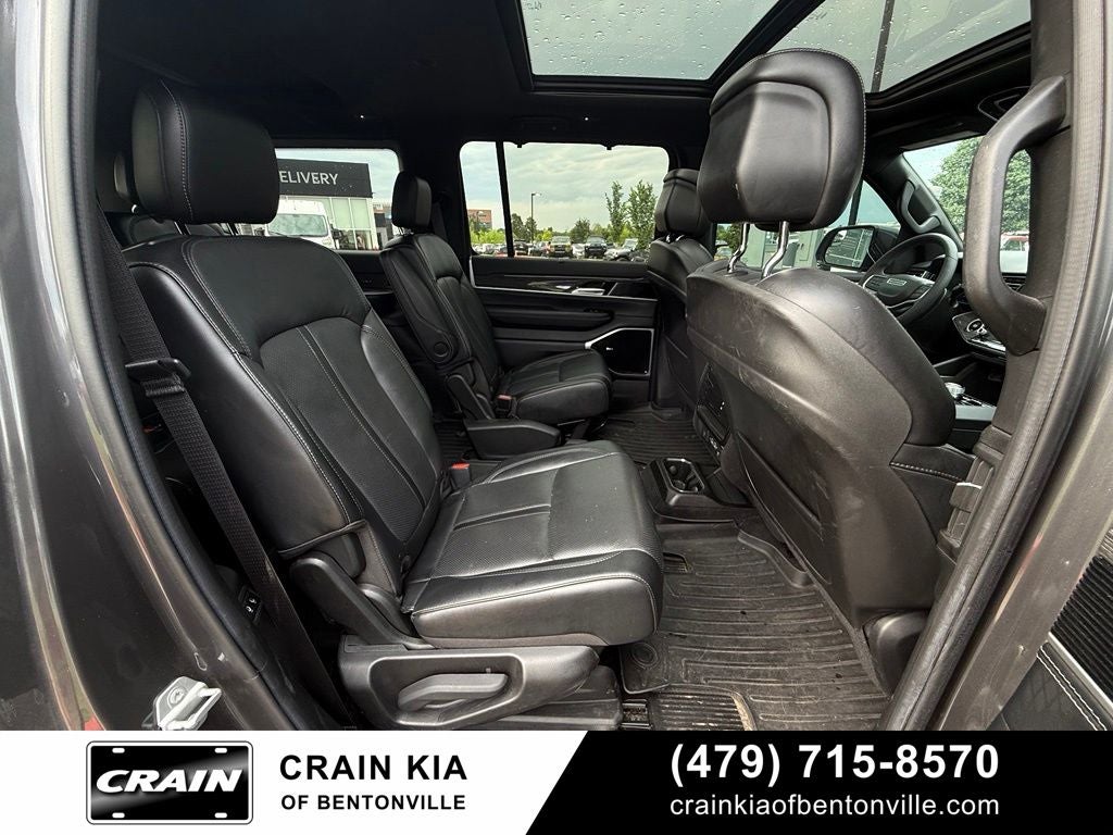 2022 Jeep Wagoneer Series III - 4WD / CLEAN CARFAX / PANORAMIC SUNROOF