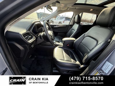 2022 Ford Escape Titanium - AWD / PANORAMIC SUNROOF / CLEAN CARFAX