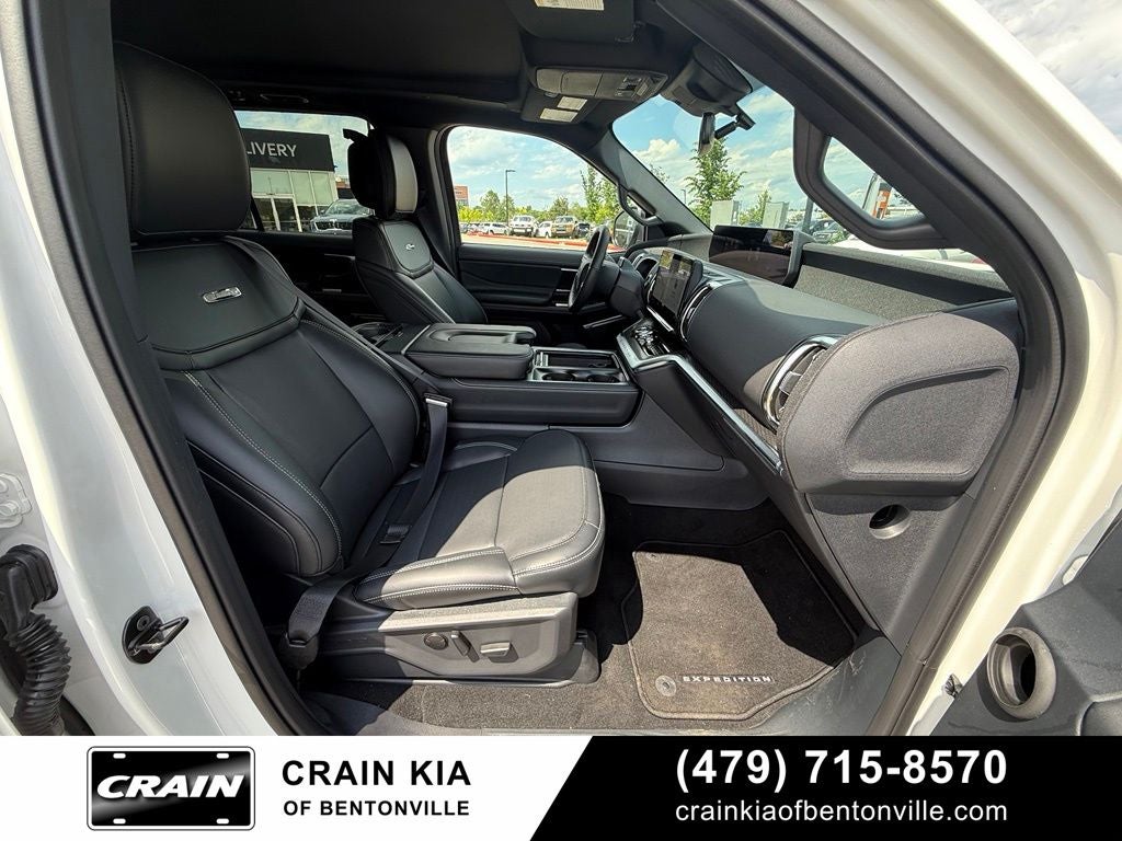 2026 Ford Expedition Platinum - 4WD / PANORAMIC SUNROOF / ONE OWNER