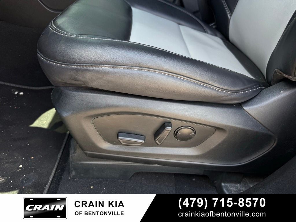 2024 Ford Explorer XLT - 4WD / CLEAN CARFAX / ONE OWNER