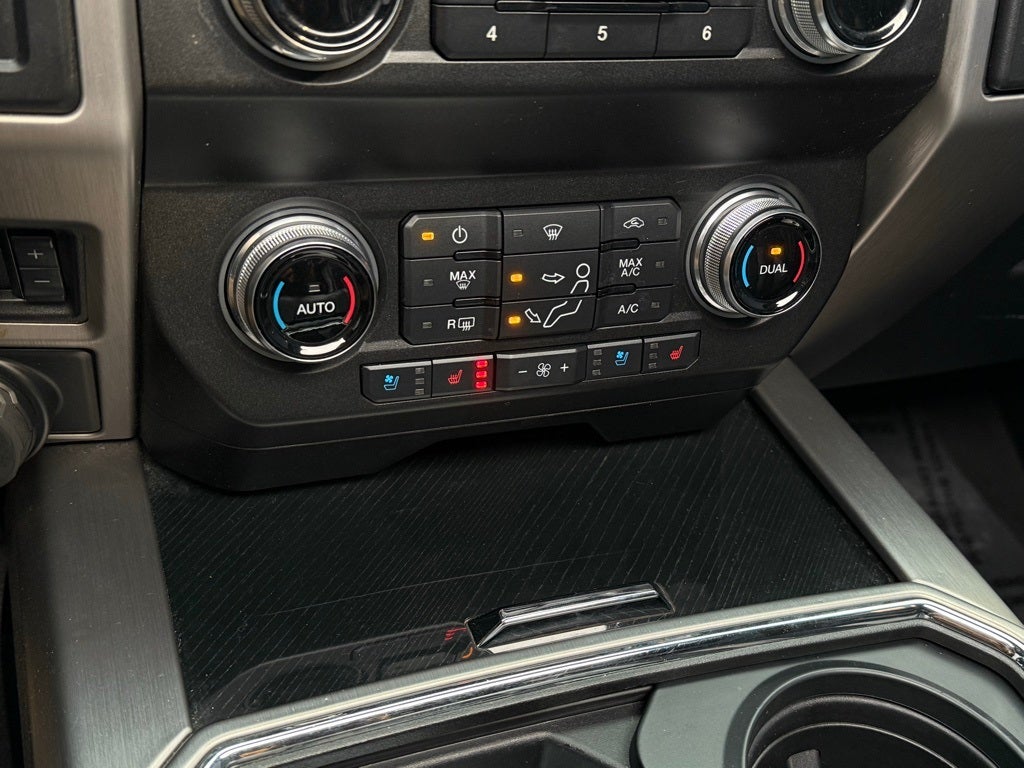 2021 Ford F-450SD Platinum - 4WD / PANORAMIC SUNROOF / $30K LIFT / WHEELS