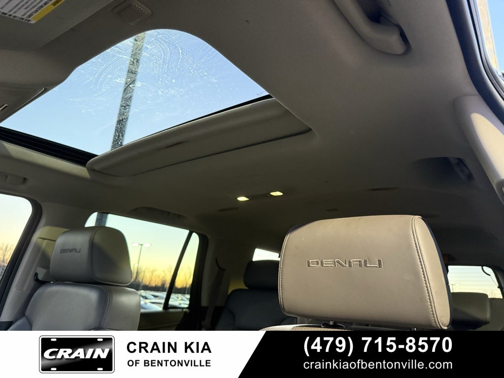 2016 GMC Yukon Denali - 4WD / SUNROOF