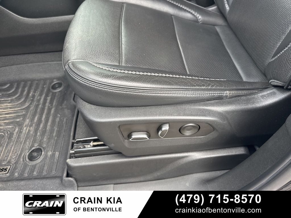 2022 GMC Yukon XL Denali - 4WD / CLEAN CARFAX