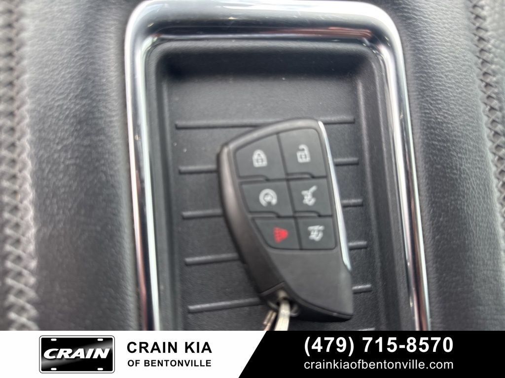 2022 GMC Yukon XL Denali - 4WD / CLEAN CARFAX