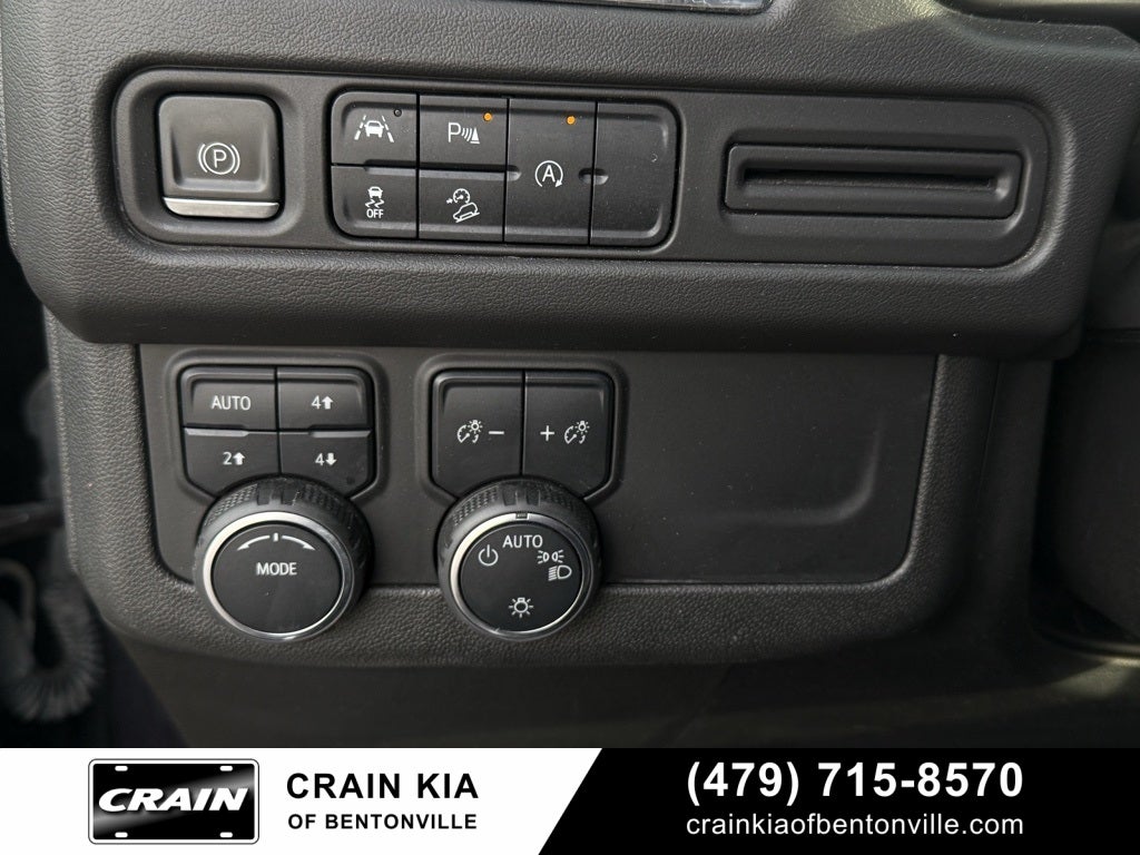 2023 Chevrolet Suburban Premier - 4WD / CLEAN CARFAX HISTORY