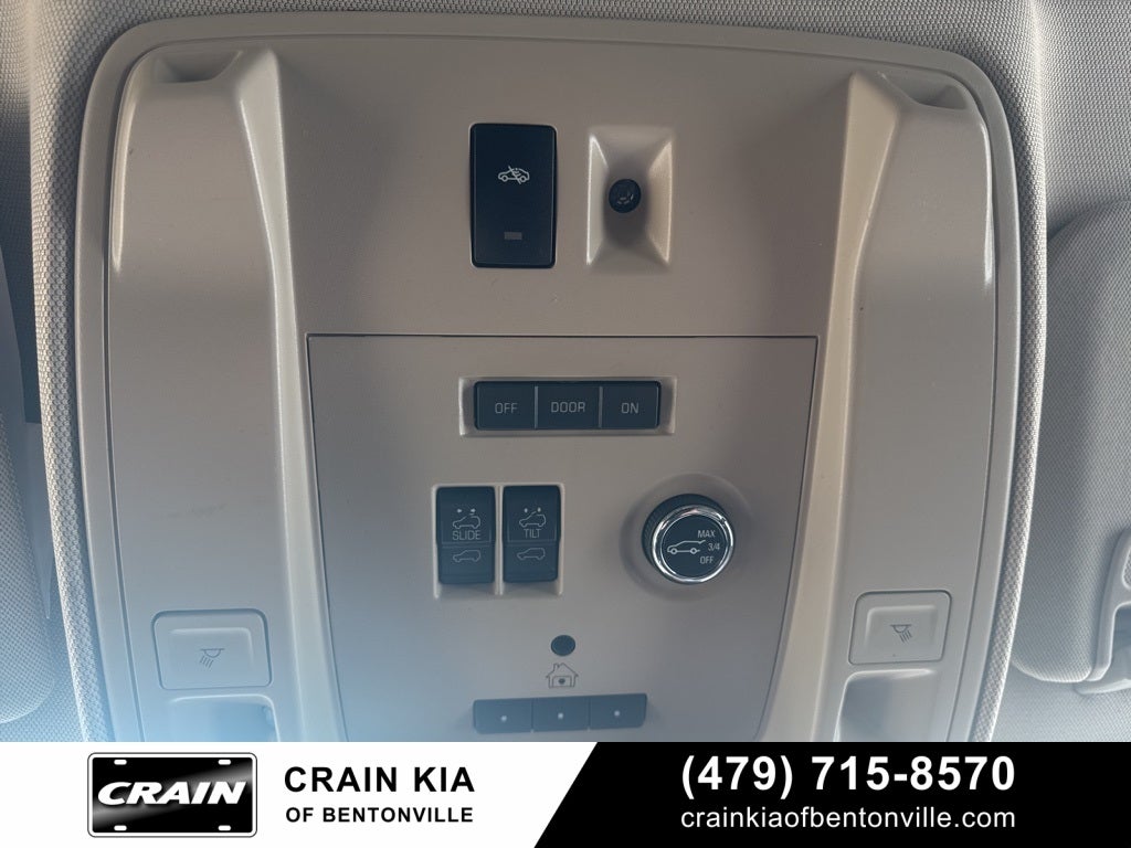 2015 Chevrolet Suburban LTZ - 4WD / SUNROOF / DVD / CLEAN CARFAX