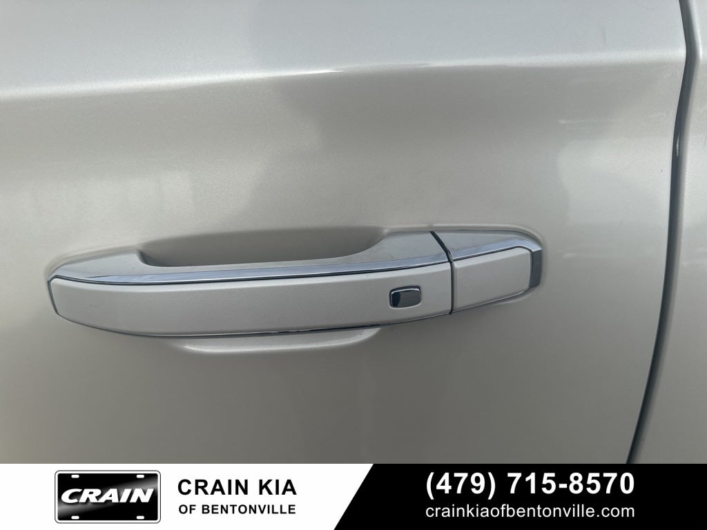 2015 Chevrolet Suburban LTZ - 4WD / SUNROOF / DVD / CLEAN CARFAX