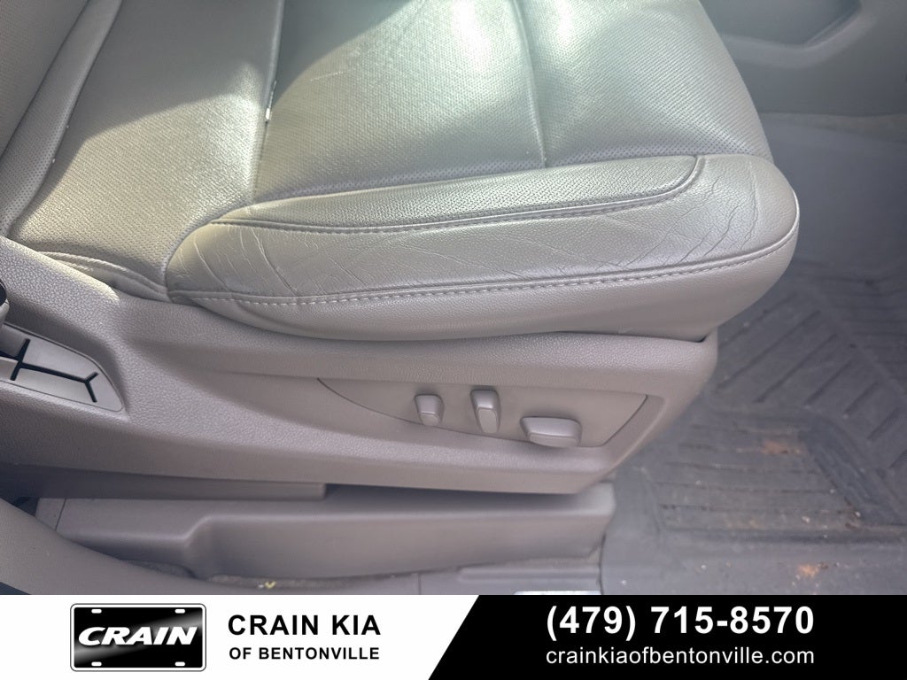 2015 Chevrolet Suburban LTZ - 4WD / SUNROOF / DVD / CLEAN CARFAX