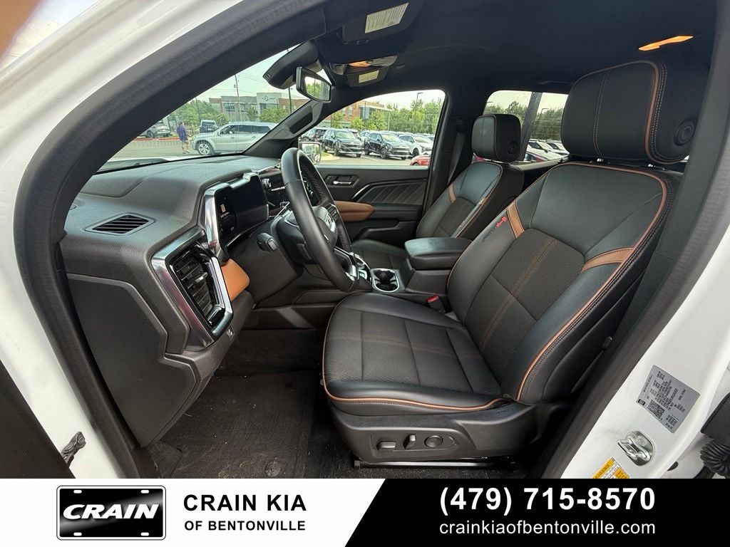 2024 GMC Canyon AT4 - 4WD / CLEAN CARFAX / ONE OWNER