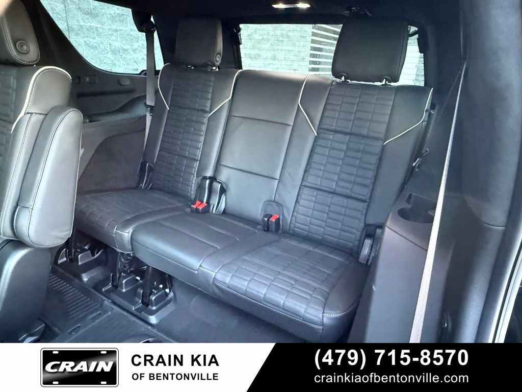 2026 Cadillac Escalade Platinum Sport - 4WD / PANORAMIC SUNROOF / CLEAN CARFAX