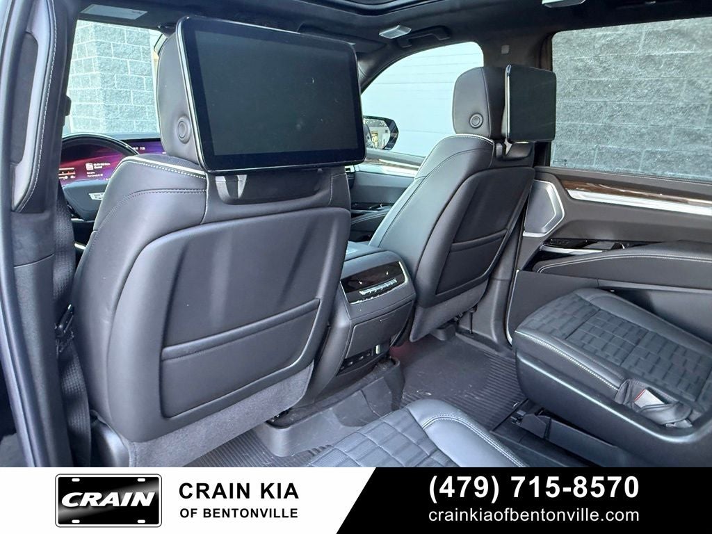 2026 Cadillac Escalade Platinum Sport - 4WD / PANORAMIC SUNROOF / CLEAN CARFAX
