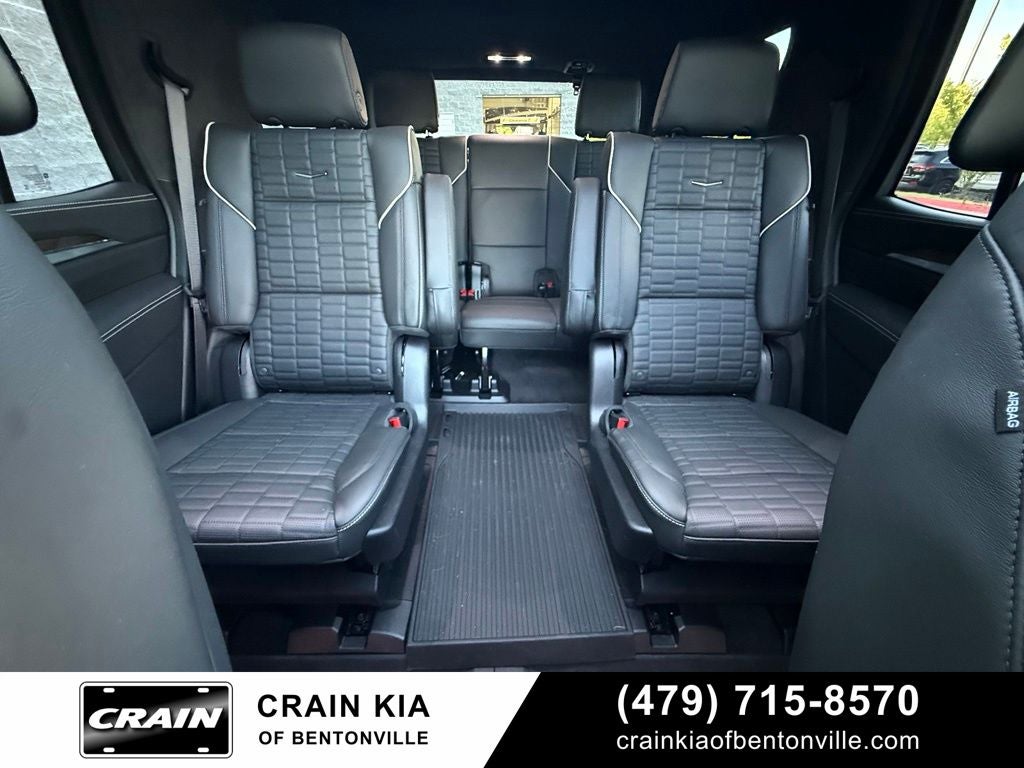 2026 Cadillac Escalade Platinum Sport - 4WD / PANORAMIC SUNROOF / CLEAN CARFAX