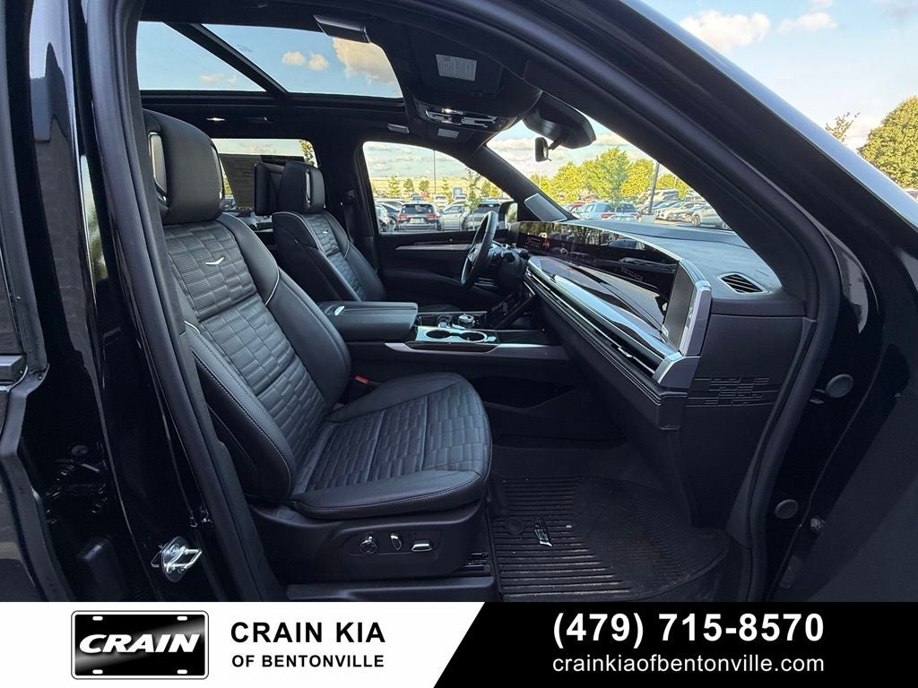 2026 Cadillac Escalade Platinum Sport - 4WD / PANORAMIC SUNROOF / CLEAN CARFAX
