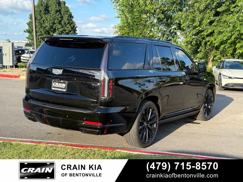 2026 Cadillac Escalade Platinum Sport - 4WD / PANORAMIC SUNROOF / CLEAN CARFAX