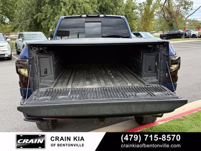 2017 Nissan Titan XD PRO-4X - 4WD / CLEAN CARFAX