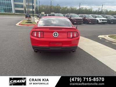 2011 Ford Mustang V6 - CLEAN CARFAX