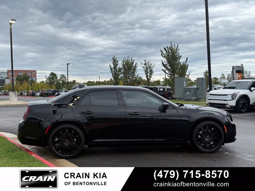 2022 Chrysler 300 Touring - CLEAN CARFAX / ONE OWNER