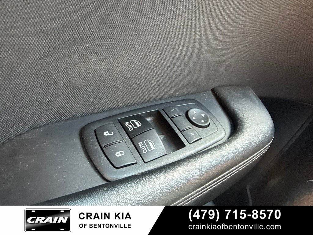 2017 Dodge Challenger R/T - CLEAN CARFAX / SUNROOF
