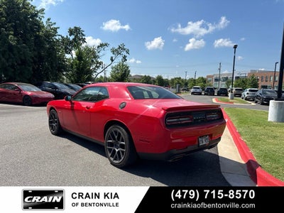 2017 Dodge Challenger R/T - CLEAN CARFAX / SUNROOF