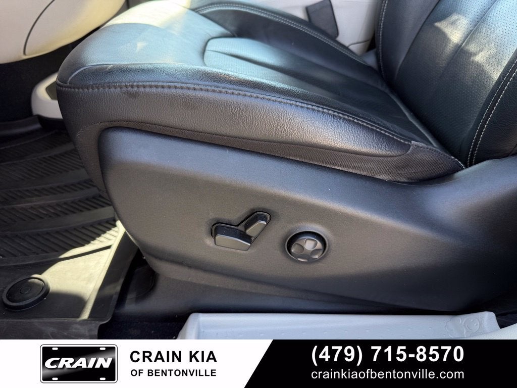 2022 Chrysler Pacifica Hybrid Touring L - CLEAN CARFAX / ONE OWNER
