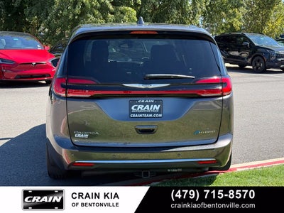 2022 Chrysler Pacifica Hybrid Touring L - CLEAN CARFAX / ONE OWNER
