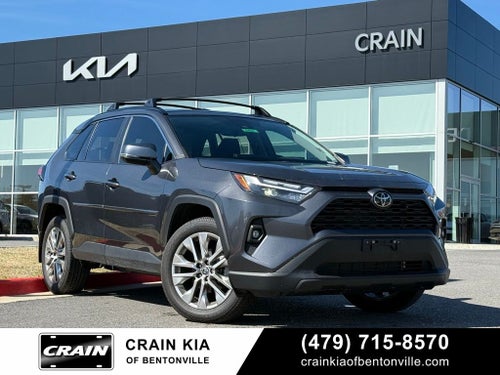 2024 Toyota RAV4 XLE Premium - SUNROOF / CLEAN CARFAX / ONE OWNER