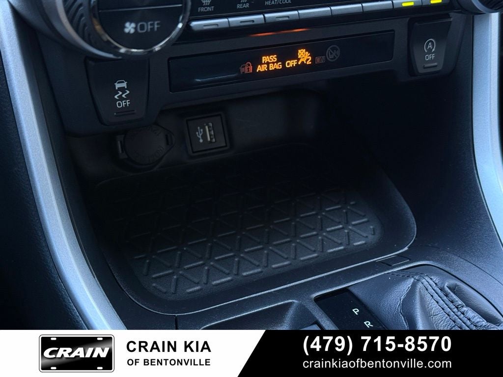 2024 Toyota RAV4 XLE Premium - SUNROOF / CLEAN CARFAX / ONE OWNER