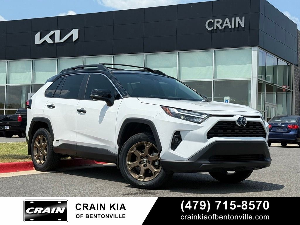 2024 Toyota RAV4 Hybrid Woodland Edition - AWD / CLEAN CARFAX / ONE OWNER
