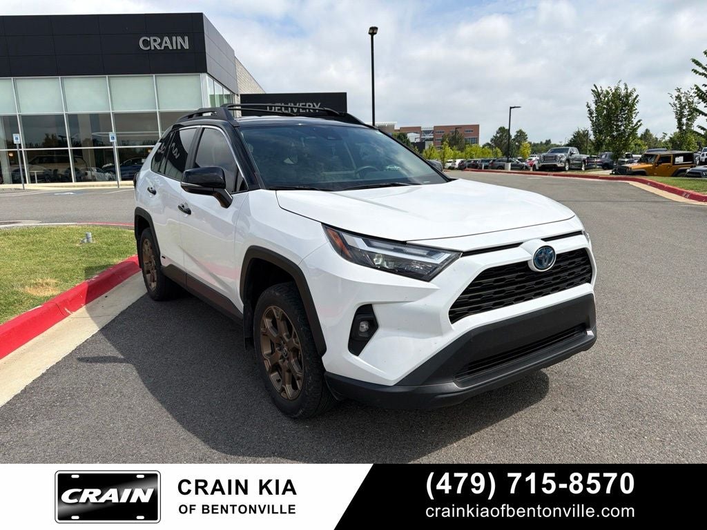 2024 Toyota RAV4 Hybrid Woodland Edition - AWD / CLEAN CARFAX / ONE OWNER