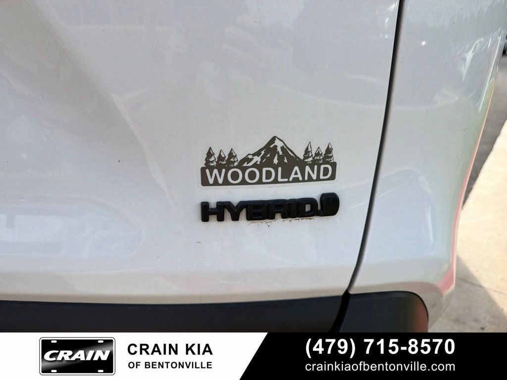2024 Toyota RAV4 Hybrid Woodland Edition - AWD / CLEAN CARFAX / ONE OWNER