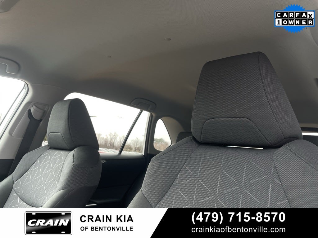 2024 Toyota RAV4 XLE - CLEAN CARFAX / ONE OWNER