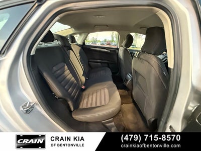 2017 Ford Fusion SE - CLEAN CARFAX