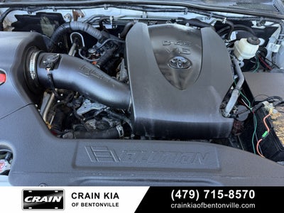 2017 Toyota Tacoma SR V6 - 4WD / LIFTED! / CLEAN CARFAX